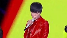 李宇春霸气酣唱《野蛮生长》