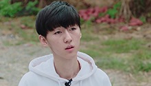 “小白”张展博帅气登场