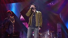 郑钧老狼倾情献唱串烧歌曲