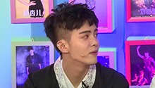 曾舜晞抱大腿狂啃西瓜