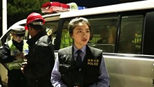 民警现场直播查酒驾进行普法