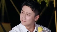 小桃红爸爸长了张明星脸！